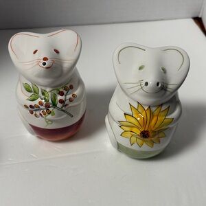 Laurie GatesCeramic Mouse Salt and Pepper with Floral Design